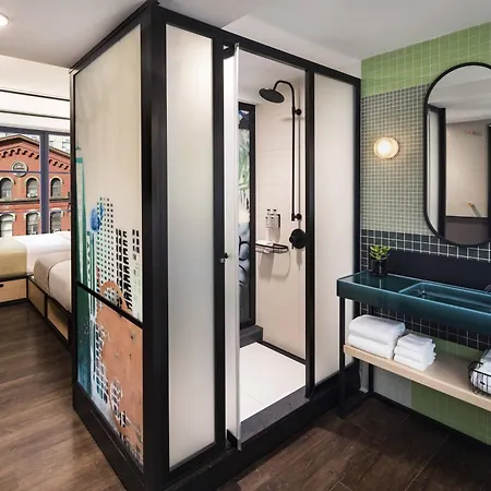 Hotel Moxy Nyc East Village 3*