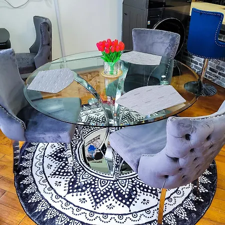 Osas Luxury Homestay *