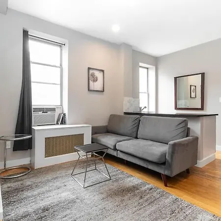 Renovated Lower Eastside 2br Washer Dryer * New York