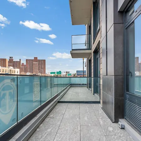Hotel Global Luxury At The Arches New York