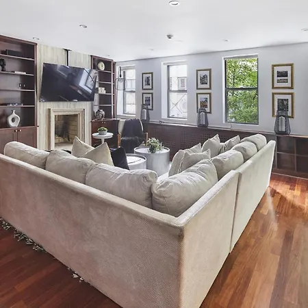 Manhattan Marvel Luxury Living In A Townhome Oasis I The Atrium I * New York