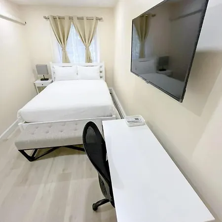 Chic Flushing Retreat, Newly Renovated Suites For Homestay