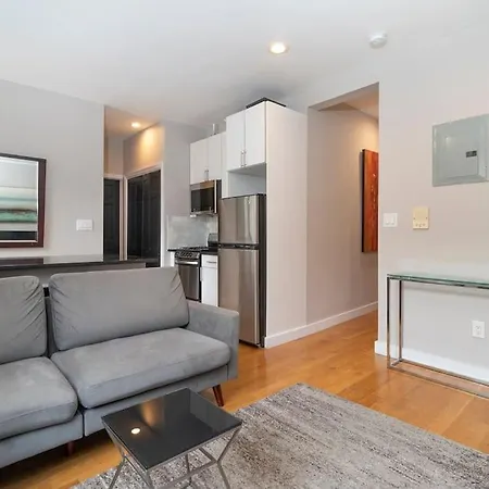 Renovated Lower Eastside 2br Washer Dryer * New York