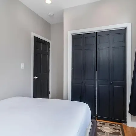 Renovated Lower Eastside 2br Washer Dryer Apartment