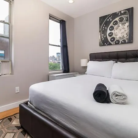 Renovated Lower Eastside 2br Washer Dryer * New York