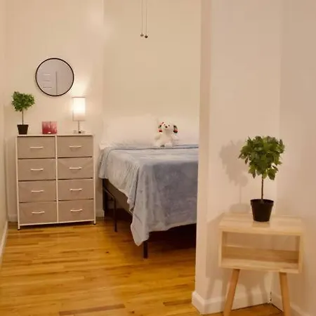 Very Spacious 2 Bedroom In East Village Nyc! Apartment New York