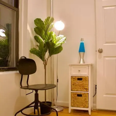 Very Spacious 2 Bedroom In East Village Nyc! New York