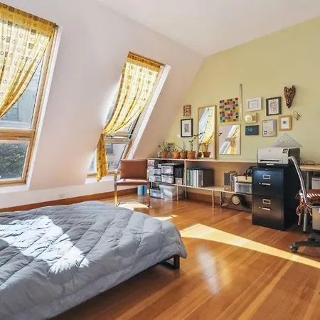 Holiday home Surprisingly Unique 2br Urban Oasis With Sauna In Ny *