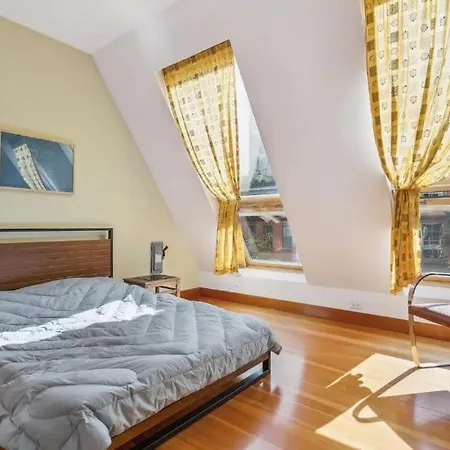 Surprisingly Unique 2br Urban Oasis With Sauna In Ny New York