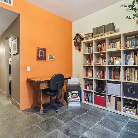 Surprisingly Unique 2br Urban Oasis With Sauna In Ny *