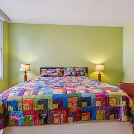 Holiday home Surprisingly Unique 2br Urban Oasis With Sauna In Ny *