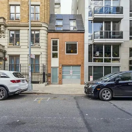 Surprisingly Unique 2br Urban Oasis With Sauna In Ny New York