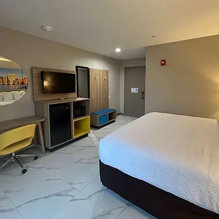 Hotel Days By Wyndham Staten Island 2*