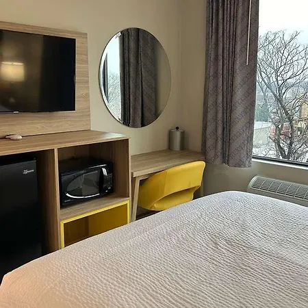 Days By Wyndham Staten Island Hotel New York