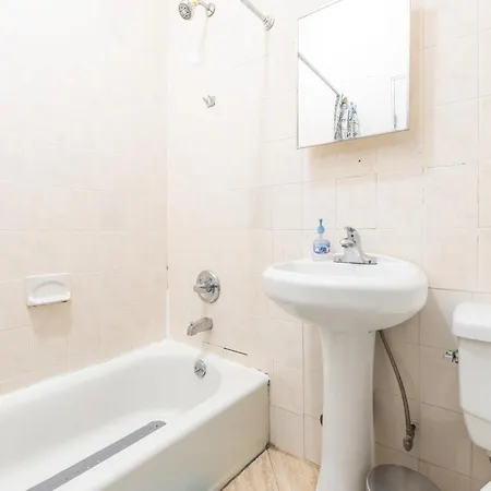 Apartment Monthly Nyc Rentals- Stylish 3 Bedroom Unit New York