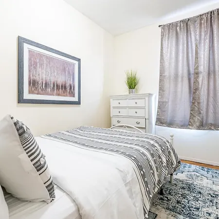Monthly Nyc Rentals- Stylish 3 Bedroom Unit