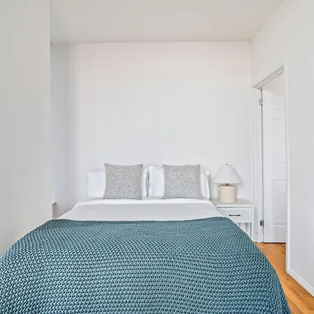 Lux With Shared Bath Guest house *
