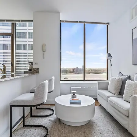 Lux With Shared Bath Guest house New York