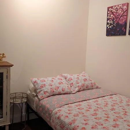 The Central Park By Broadway Guest house