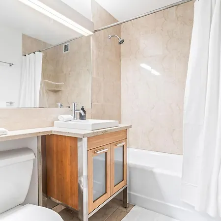 Lux Prvt Bath Shared Guest house New York