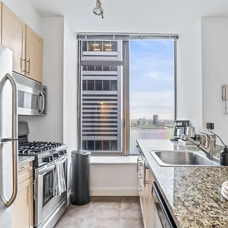 Lux Prvt Bath Shared Guest house New York
