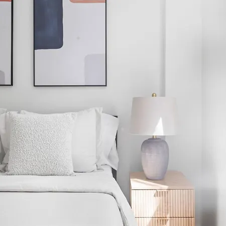 Apartment Minimalist Charm 2br 1bath *