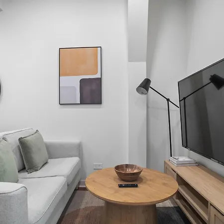Minimalist Charm 2br 1bath *