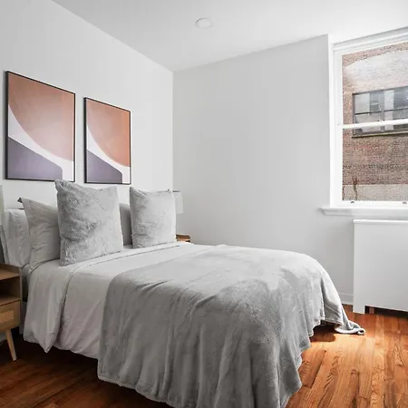 Apartment Minimalist Charm 2br 1bath *