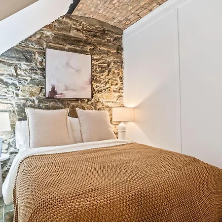 Cute 3bd 2bath Apartment *