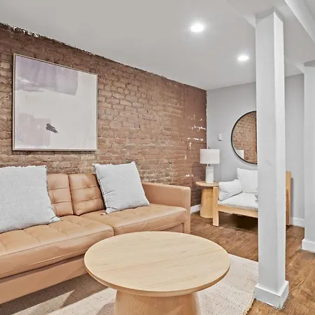 Chelsea Charm 2bd 1 Bath