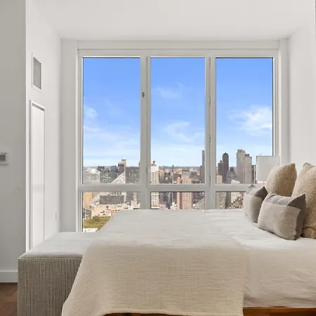 Stunning Views To Empire State With Amazing 2bd