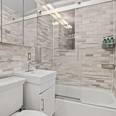 Apartment Inviting 2bedroom 2bath *