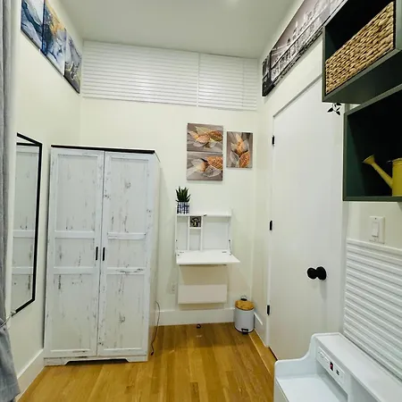 Columbus House Homestay *