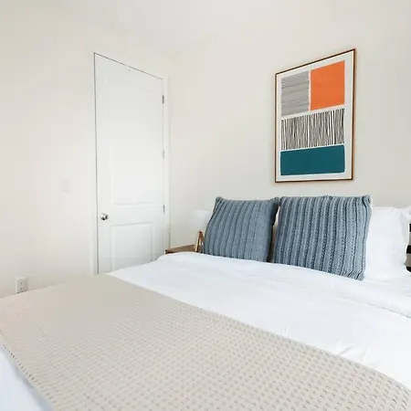 Apartment Stylish In Upper West Side! Cozy Retreat *