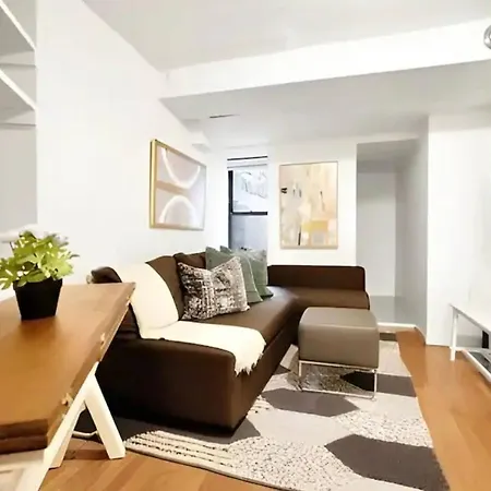 For Rent In Chelsea Your Ideal Space Awaits L Cardi L Holiday home