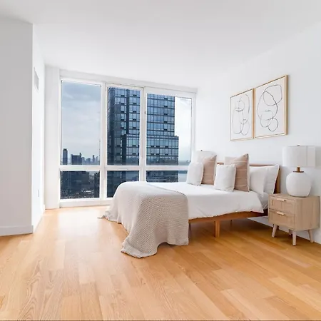 Elegant 2 Bd 2 Bath Escape New York