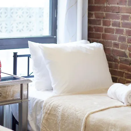 One Block Away From Times Square! Hotel *