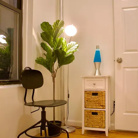 Spacious 2 Bedroom In East Village Nyc 3*