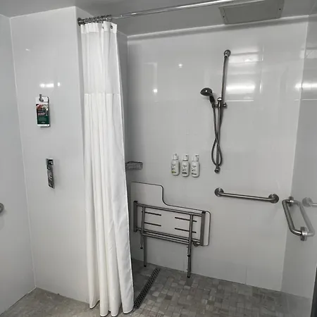 Hotel Wingate By Wyndham Long Island 3*