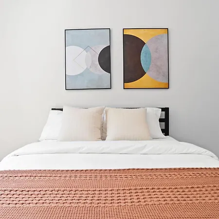 Midtown Marvel 2 Bd 2 Bath * New York