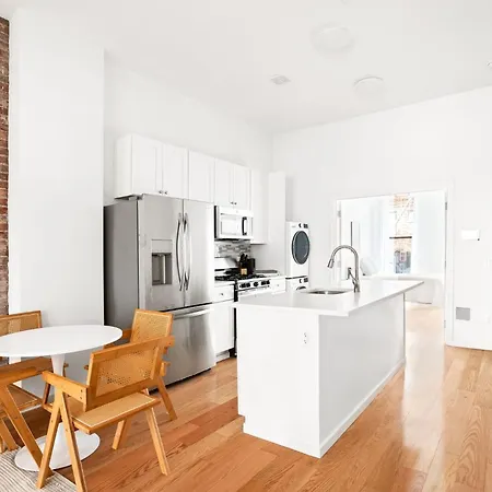 Midtown Marvel 2 Bd 2 Bath *