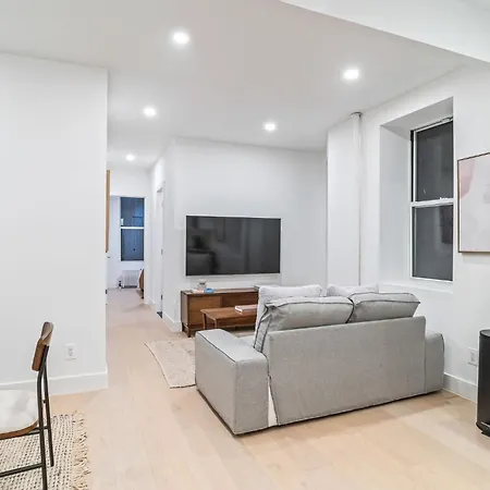 Astonishing 3br 2bath Apt Apartment *
