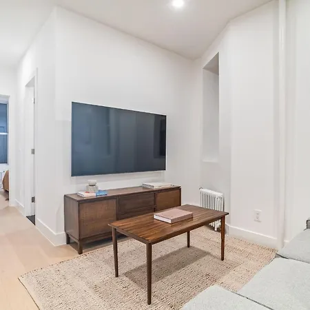 Astonishing 3br 2bath Apt Apartment