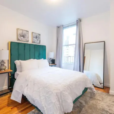 Apartment Monthly Nyc Rentals- Flawless 3 Bedroom Unit