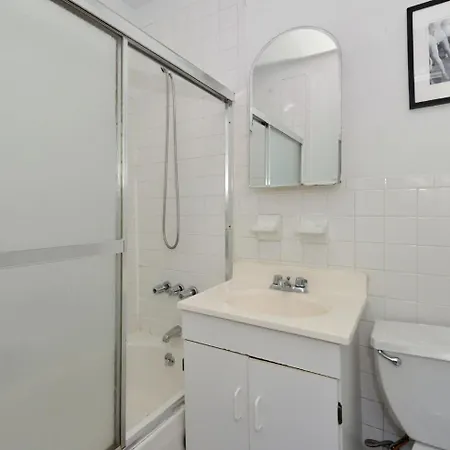 Monthly Nyc Rentals- Stunning 3 Bedroom Unit * New York