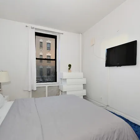 Monthly Nyc Rentals- Stunning 3 Bedroom Unit Apartment New York