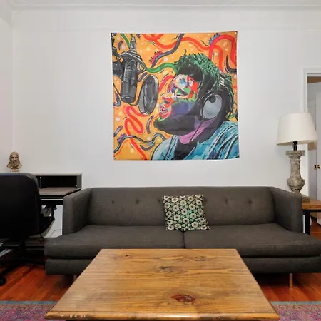Monthly Nyc Rentals- Stunning 3 Bedroom Unit *