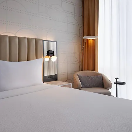 Courtyard By Marriott Manhattan / Soho 4*