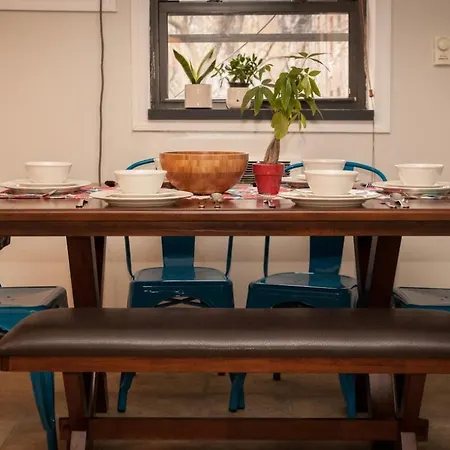 Monthly Nyc - Perfectly Designed 3 Bedroom Unit *