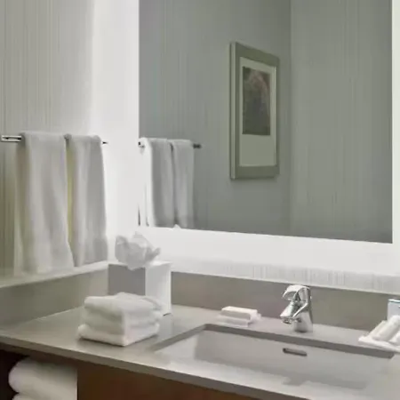 Hilton Garden Long Island 3*